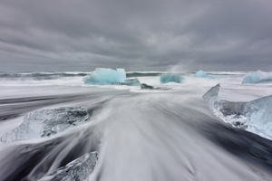 iceland diamond beach storm